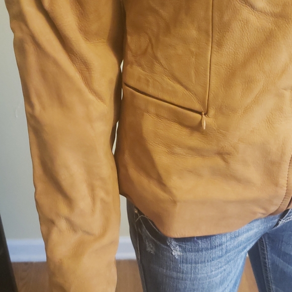 Leather jacket - Picture 5 of 8